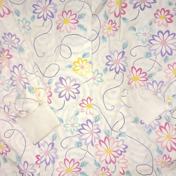 3 long sleeve scrub tops - Picture 5 of 6